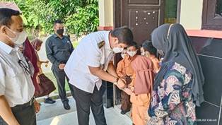 Pastikan  Prokes Terlaksana di Sekolah, Bupati Andi Putra Tinjau SD dan SMP Muaro Sentajo